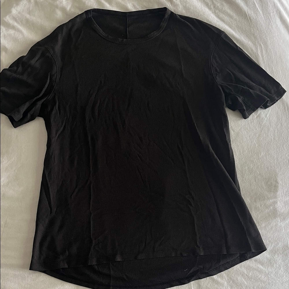 Classic Black Lululemon scallop hem, waffle T-shirt excellent condition size L